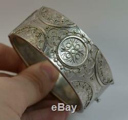 1882 Victorian Aesthetic Period Chester Silver Bangle