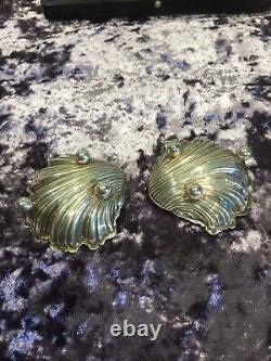 A Cased Pair Of Chester Hallmarked Silver Scallop Shell Salts