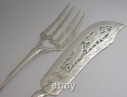 STUNNING ENGLISH VICTORIAN SOLID STERLING SILVER FISH SERVERS 1854 ANTIQUE 238g