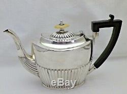 Antique Victorienne En Argent Massif Moitié Cannelée Teapot Londres 1898