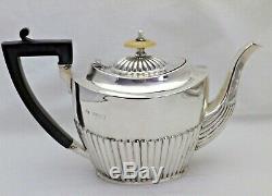 Antique Victorienne En Argent Massif Moitié Cannelée Teapot Londres 1898