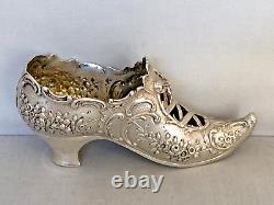 Belle chaussure européenne en argent sterling repoussé antique