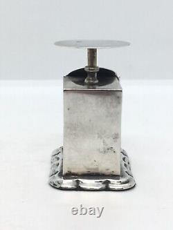 Ensemble d'antiques balances à lettres miniatures en argent sterling de l'époque victorienne tardive.