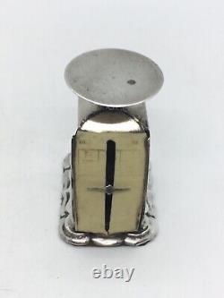 Ensemble d'antiques balances à lettres miniatures en argent sterling de l'époque victorienne tardive.