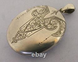 Pendentif médaillon ovale en argent massif victorien Bir 1880