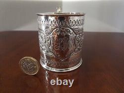 Tasse de baptême en argent massif sterling anglais de 1890, 105g