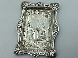 Un plateau en argent massif victorien inhabituel, représentant une scène de Punch & Judy, vers 1899