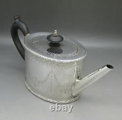 Victorian Beautiful Solid Sterling Silver Breakfast Teapot R. Harper, Londres 1873